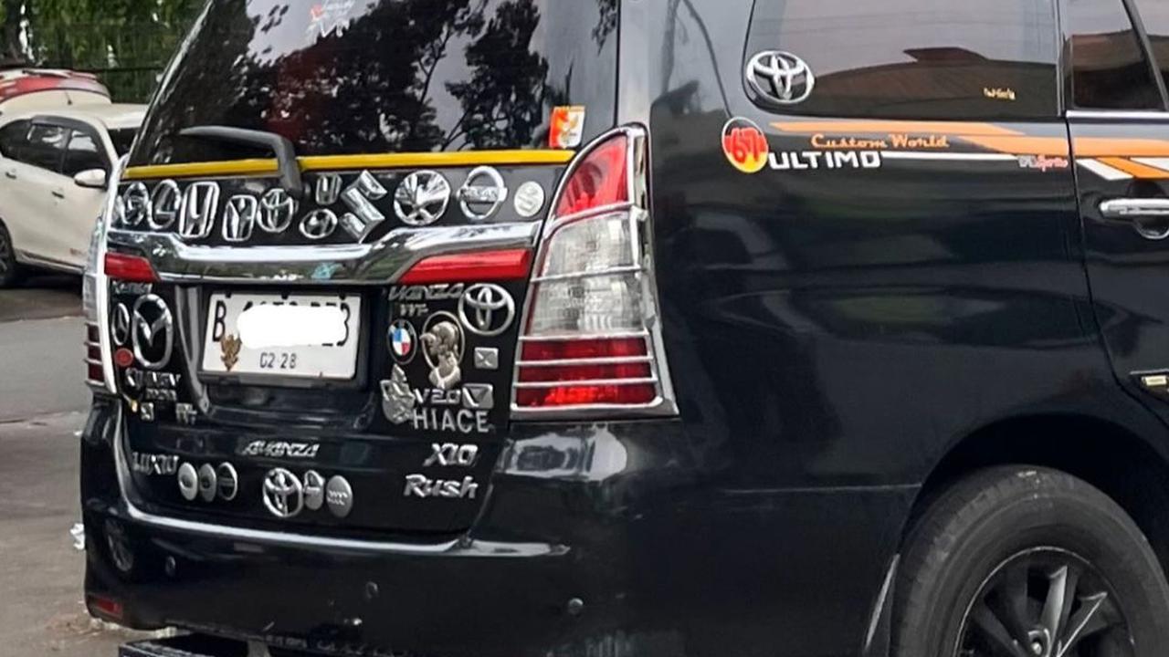5. Teman yang tadi memiliki Corolla