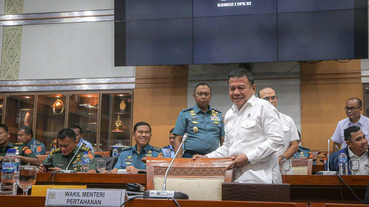 "Komisi I juga menerima surat dari pimpinan Banggar saya rasa ini terbuka tidak apa apa karena sudah disampaikan oleh presiden dengan nomor B/11091/AG.05.02/09/2023 tertanggal 11 September 2023, perihal penyampaian hasil pembahasan RUU APBN TA 2024 terkhu