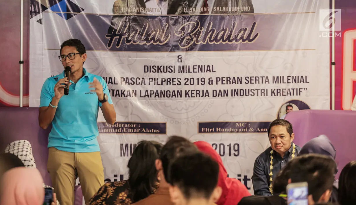 Sandiaga Uno (kiri) bersama pendiri Garbi Anis Matta saat menghadiri acara diskusi milenial di kawasan Jakarta, Minggu (14/7/2019). Diskusi bertema ‘Sikap Milenial Pasca Pilpres 2019 & Peran Serta Milenial dalam Menciptakan Lapangan Kerja dan Industri Kreatif’. (Liputan6.com/Faizal Fanani)