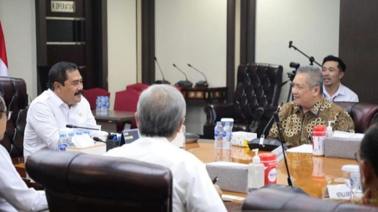 VIDEO: Menohok DPR Protes Jenderal Agus "Banyak WN Asing Kerja di RI Pakai Paspor Liburan"