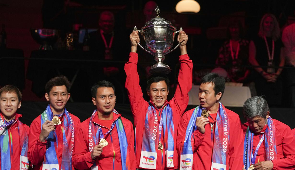 Namun beruntung Tim Merah Putih masih bisa menyanyikan lagu Indonesia Raya dan dapat kembali mengangkat trofi Piala Thomas 2020. (AP via Ritzau Scanpix/Claus Fisker)