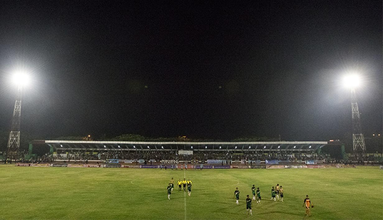 Perserang berhasil menaklukan Persidago 2-1 pada laga perdana Piala Kemerdekaan di Stadion Maulana Yusuf, Serang, Sabtu (15/8/2015). (Bola.com/Vitalis Yogi Trisna)