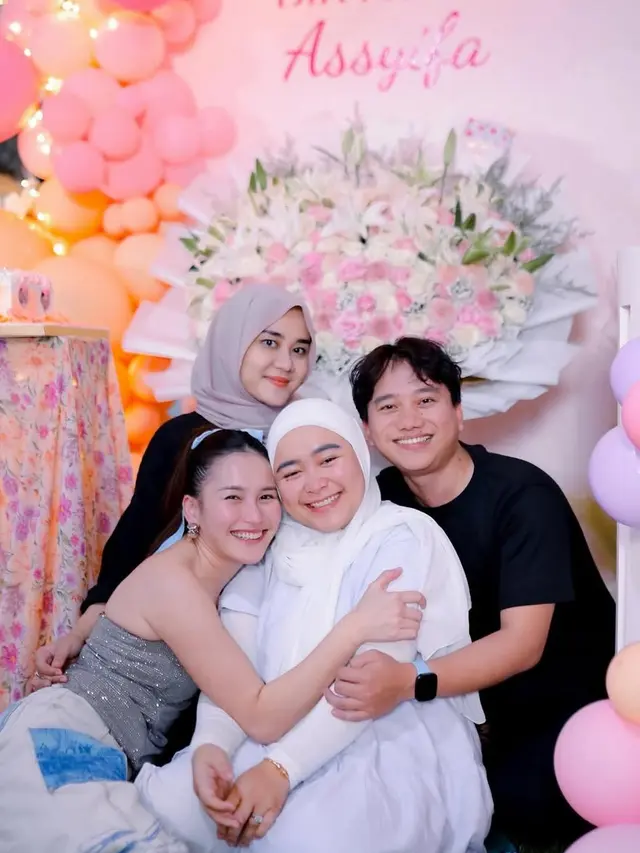 Ayu Ting Ting saat Berikan Kejutan Ulang Tahun Adiknya. [@ayutingting92]