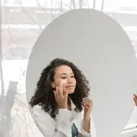 Skin Preparation sebelum memulai retouch makeup sangat berpengaruh untuk menghindari makeup cakey (Foto: Pexels.com)