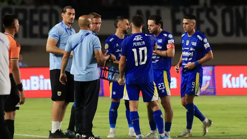 Prediksi Persib vs Isenmulang FC: Kedalaman Skuad Pangeran Biru Jadi Pembeda