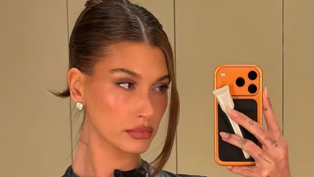 Hailey Bieber Rayakan Ulang Tahun ke-29 dengan vintage. [@haileybieber]