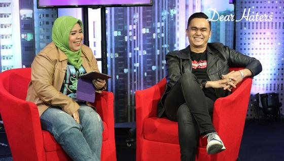 DEAR HATERS: Selain Komentator, Ini Profesi Valentino Jebreeet