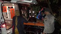 Seorang warga Desa Blimbingsari tewas tertimpa pohon ketika melintas di jalan  Desa Blimbingsari (Istimewa)