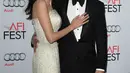 Hal tersebut terjadi lantaran Angelina jolie telah meminta hak asuh ke enam anaknya, meski Jolie berjanji tetap memberikan keleluasaan bagi Pitt untuk  mengurus anak-anak mereka bersama paska resmi bercerai nanti. (AFP/Bintang.com)