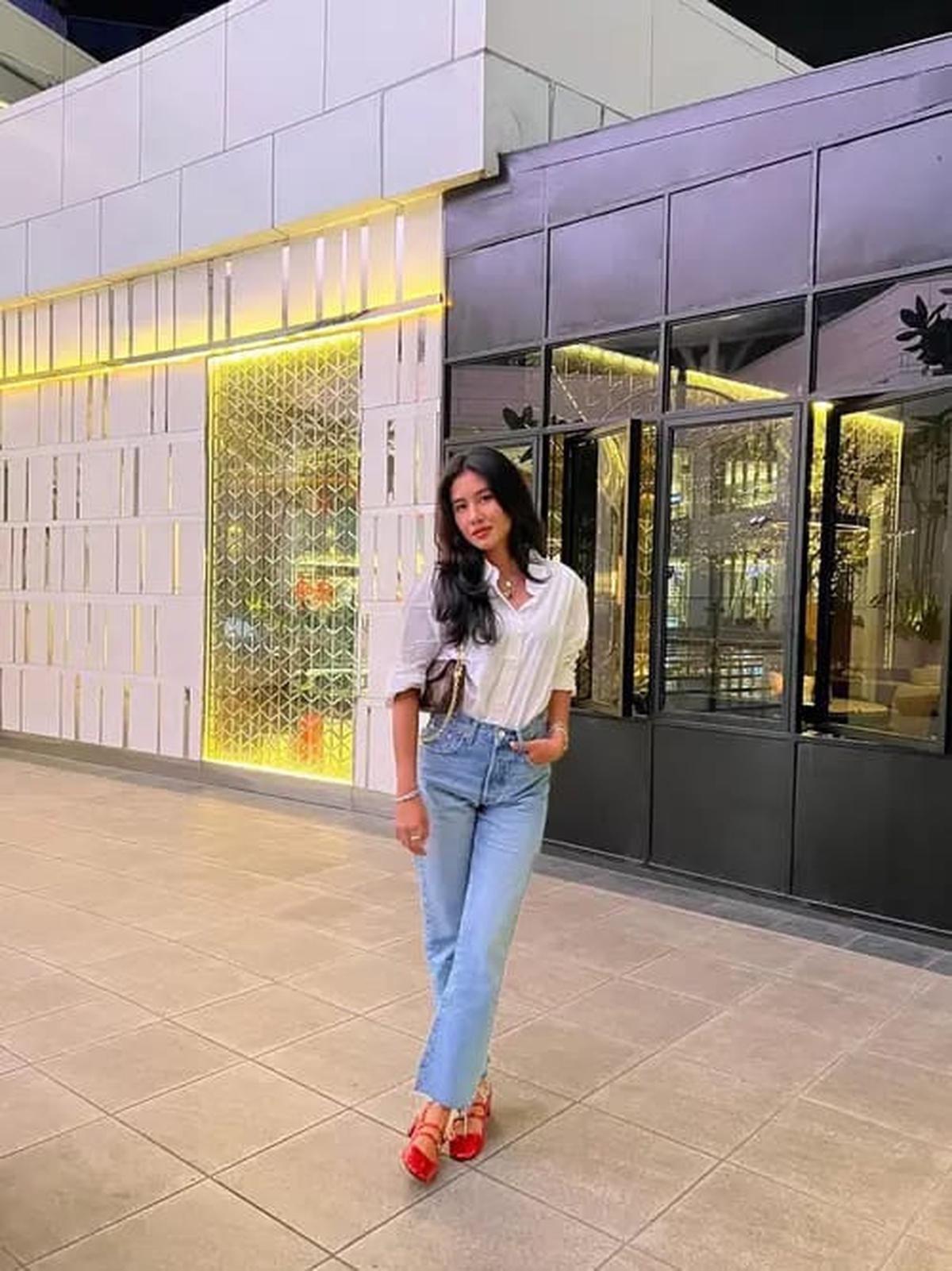 Potret Shenina Cinnamon Padukan Gaya Casual dan Vintage, Tetap Stylish