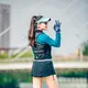 Weighted vest dapat membuat aktivitas berjalan terasa lebih menantang karena tubuh harus membawa beban tambahan. (Foto/Dok: Pexels)