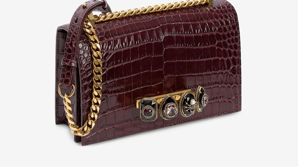 Alexander McQueen Rilis Koleksi Tas Terbaru untuk Sempurnakan Penampilan Fashion Beauty Liputan6