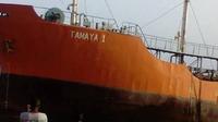 Bahtera 63 meter berbendera Panama Tamaya 1 itu ditemukan terdampar di Robertsport, Liberia pada 4 Mei.