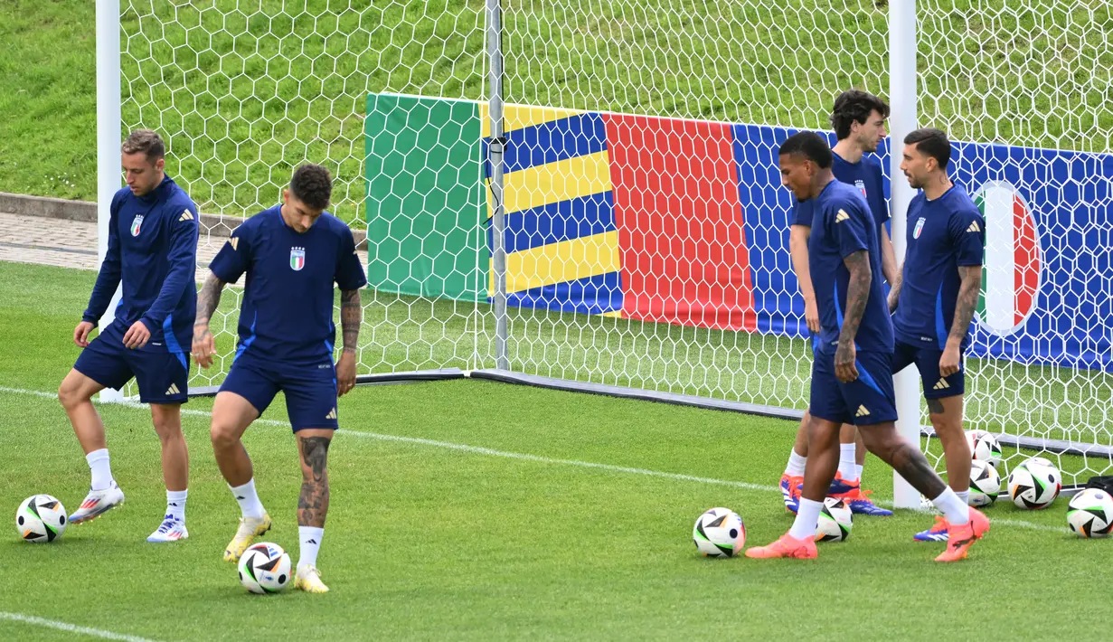 Timnas Italia akan ditantang Kroasia pada laga final Grup B Euro 2024 di Stadion Leipzig, Selasa (25/6/2024) dini hari.  (Alberto PIZZOLI/AFP)