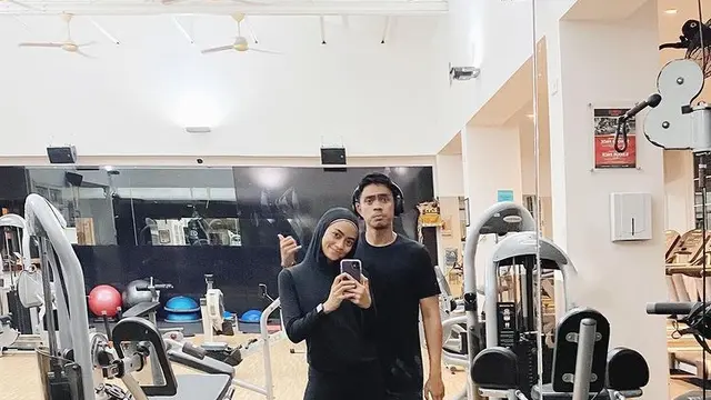 Ayudia Bing Slamet dan Ditto Percussion ngegym bareng (Instagram/ayudiac)