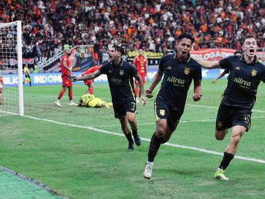 Gol Ikhsan Zikrak memupuskan tiga poin di depan mata Persija saat menjamu Borneo FC dalam laga lanjutan BRI Super League 2025/2026 di Jakarta International Stadium (JIS), Jakarta Utara, Selasa (03/03/2026). (Bola.com/M Iqbal Ichsan)