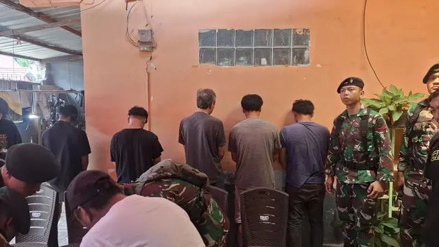 Petugas gabungan mengamankan lima orang terduga pengguna narkoba di kawasan Kampung Sapiria dan Lorong Borta pada Sabtu (22/11/2025).