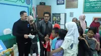 Aksi Sosial, MA Peduli Serahkan Bantuan ke Panti Asuhan Bayi Sehat Bandung