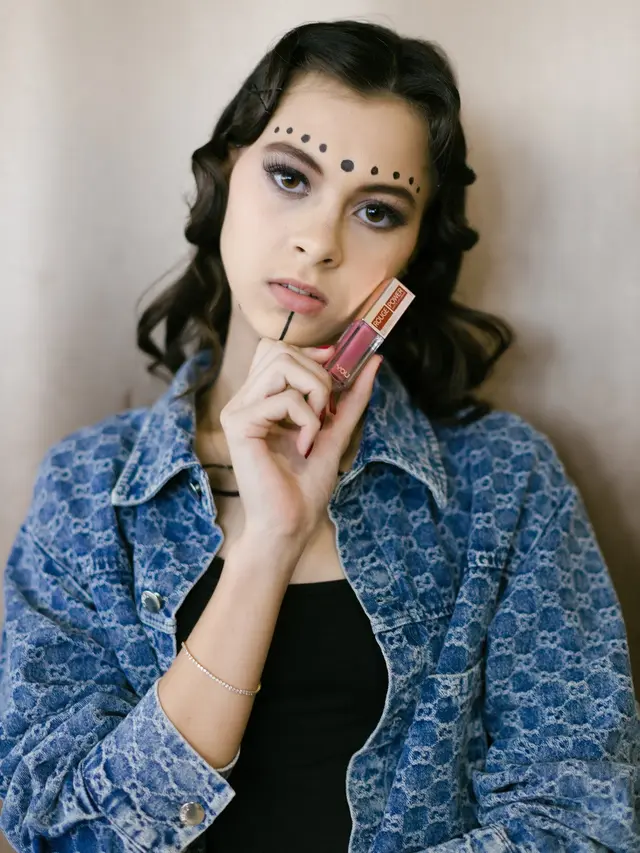 Kolaborasi Desainer Tanah Air x Y.O.U Beauty di Bazaar Fashion Festival 2022