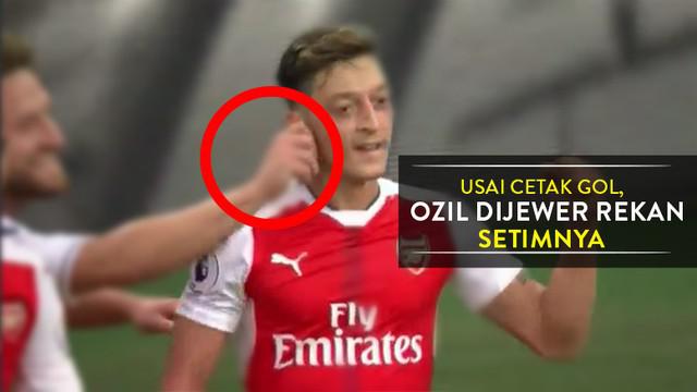 Usai Cetak Gol Indah Lawan Chelsea, Ozil Dijewer Rekan Setimnya