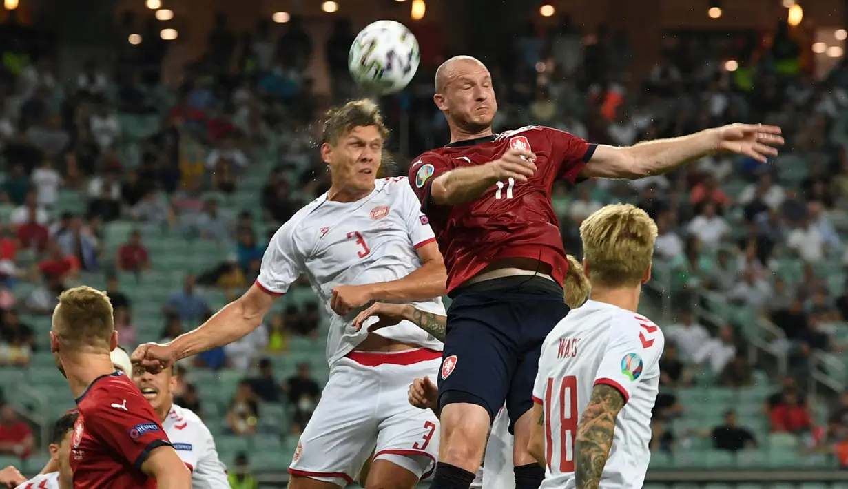 Prestasi Krmencik di level tim nasional juga tak kalah gemilang. Bersama Republik Ceska, ia telah mengantongi 35 caps dengan mencetak 9 gol. (AFP/Pool/Ozan Kose)