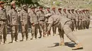 Personel baru pasukan keamanan Afghanistan saat mengambil bagian dalam pelatihan militer di daerah Bandejoy, Distrik Dara, Provinsi Panjshir, Afghanistan (21/8/2021). Sebelumnya beredar, pasukan elite Afghanistan menyatakan janjinya untuk menumpas habis Taliban. (AFP/Ahmad Sahel Arman)