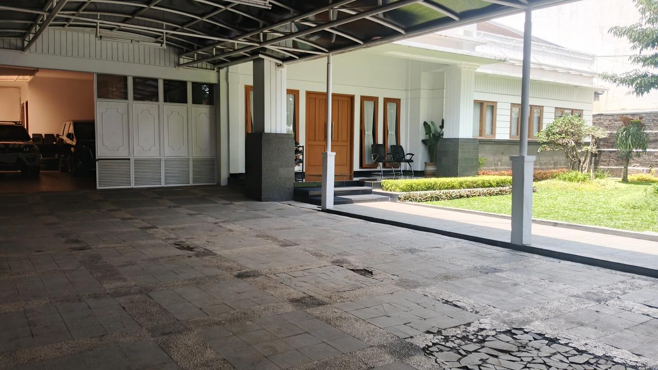 Rumah dinas Wakil Wali Kota Bandung, Erwin, di Jalan Nyland Nomor 11B, Kelurahan Pasirkaliki, Kecamatan Cicendo, Kota Bandung