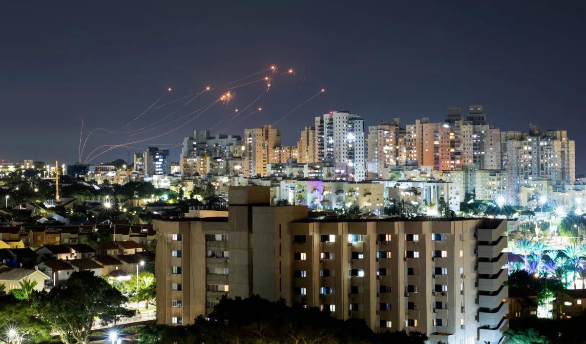 "Sistem Iron Dome ini telah diuji secara konsisten sejak pertama kali digunakan pada bulan April 2011, dan berhasil mencegah roket yang tak terhitung jumlahnya mengenai komunitas Israel,"