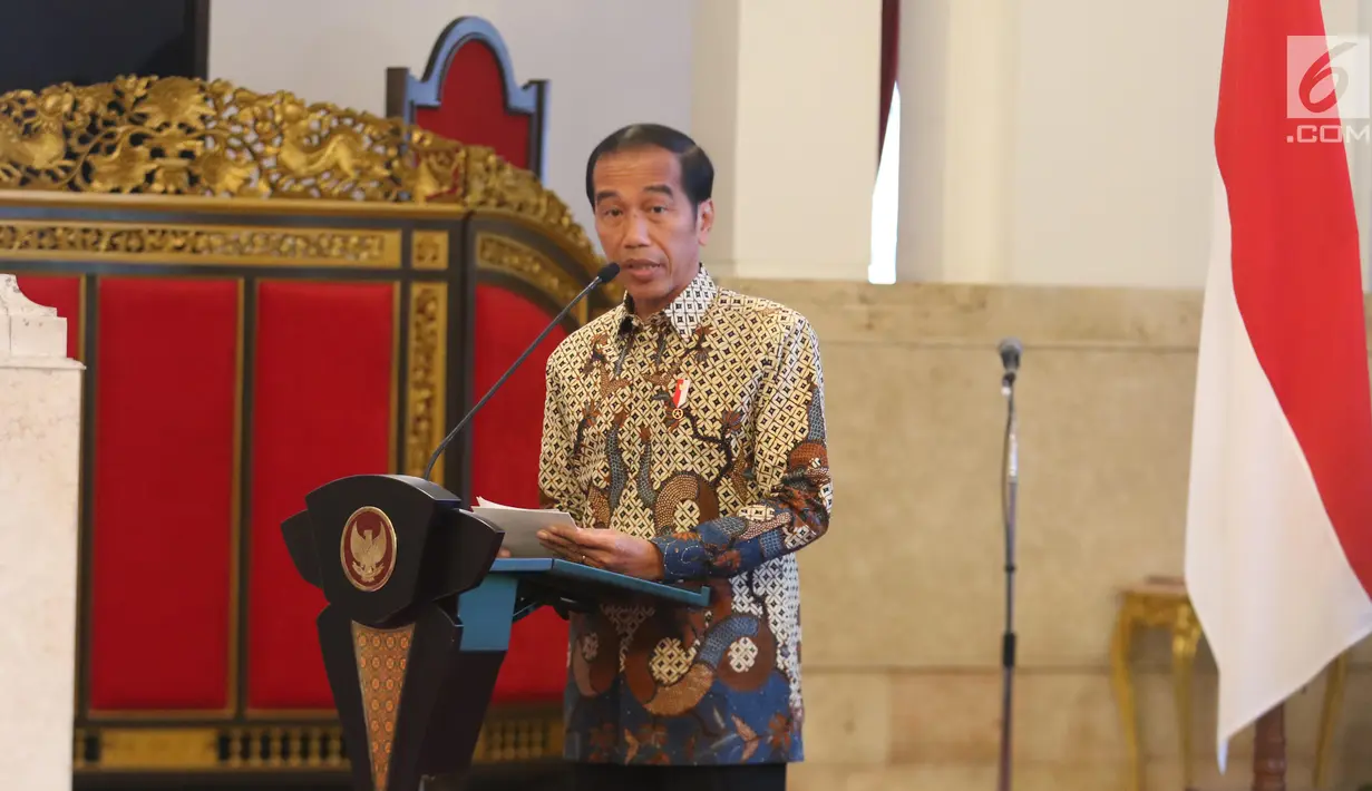 Presiden Joko Widodo memberikan sambutan pada acara penyerahan dokumen Stranas Pencegahan Korupsi di Istana Negara, Jakarta, Rabu (13/3). Dokumen berisi panduan pencegahan tindak pidana korupsi. (Liputan6.com/Angga Yuniar)