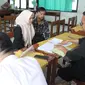 Proses PPDB 2024 di SMAN 3 Cimahi, Jawa Barat. (4/6/2024).