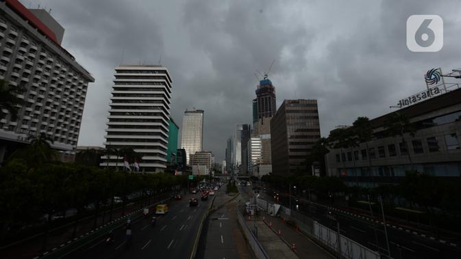 Update Cuaca Jabodetabek 14 Januari 2026: Pagi Diselimuti Awan Tebal, Siang Hujan Turun