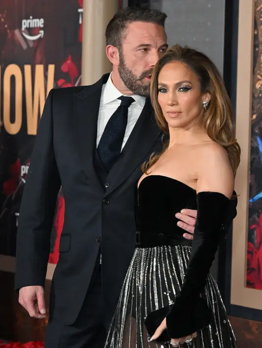 Melansir laman TMZ, Rabu (21/8/2024), dalam dokumen hukumnya tertulis jika J.Lo dan Ben telah berpisah sejak 26 April 2024. Lebih lanjut disebutkan jika perceraian itu diajukan langsung oleh J.Lo tanpa melalui pengacara. (Robyn BECK / AFP)