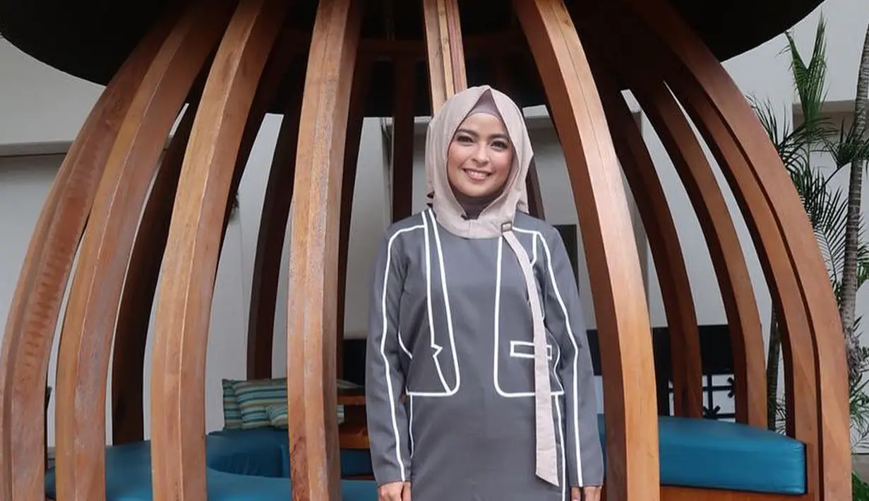 (Instagram/tantrisyalindri)