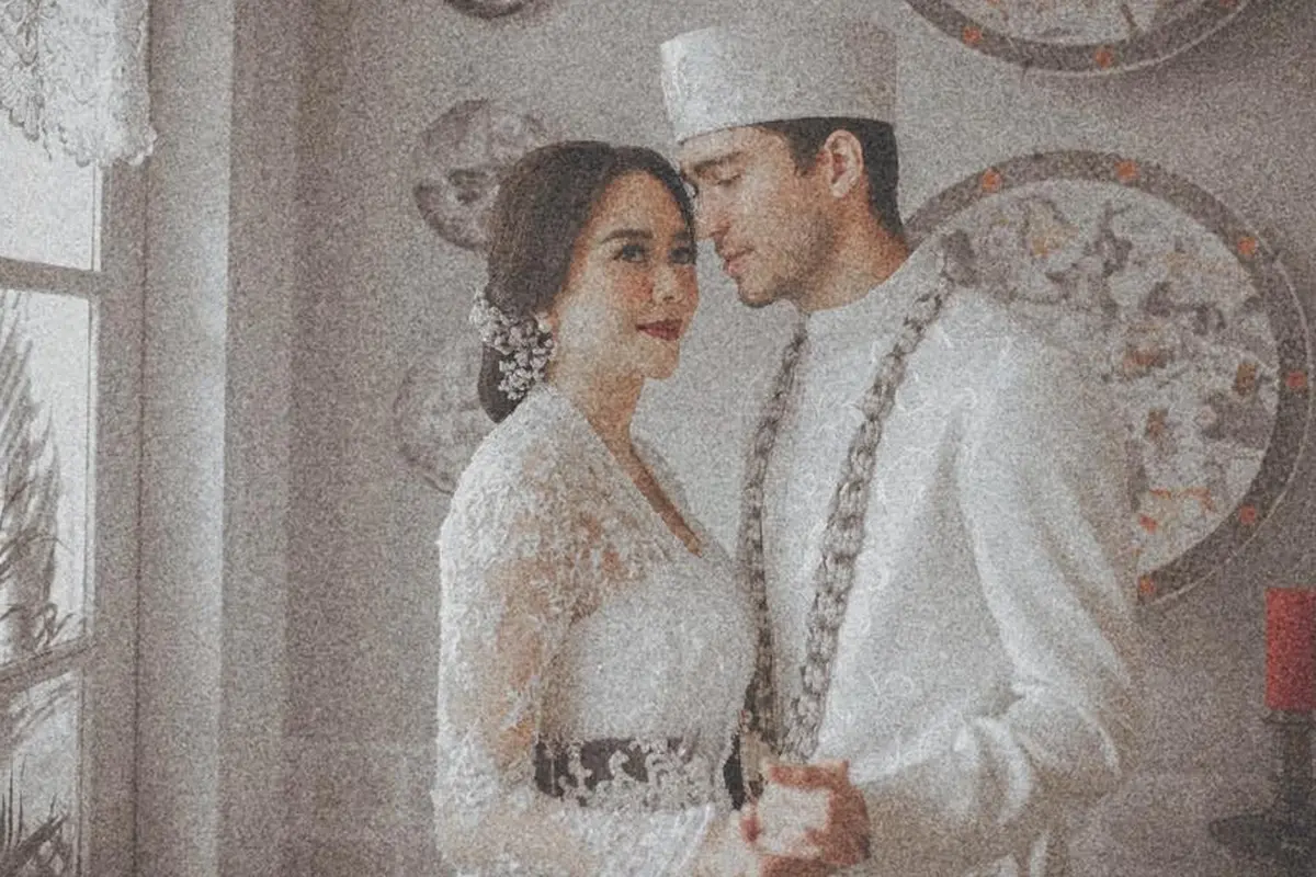 [Fimela] Aura Kasih dan Suami