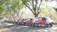 Pengemudi taksi Viira Cabs ini telah dibekali ilmu bela diri karate dan senjata untuk melindungi penumpang.