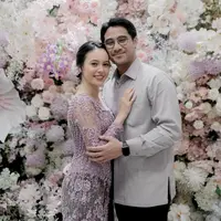 Lihat di sini gaya Anggika Bolsterli tunangan seteah 7 tahun pacaran. [Dok/@arka.pictures]