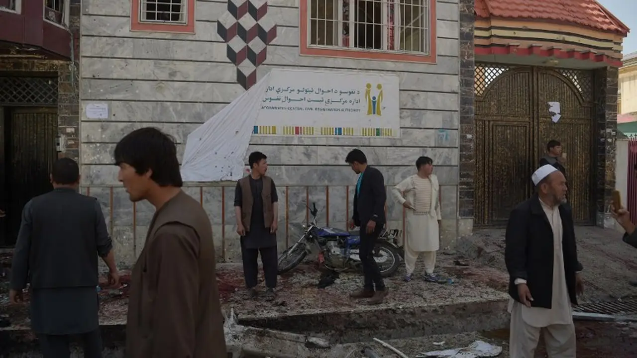 Bom Bunuh Diri Hancurkan Pusat Pendaftaran Pemilu Afghanistan, 31 Orang Tewas