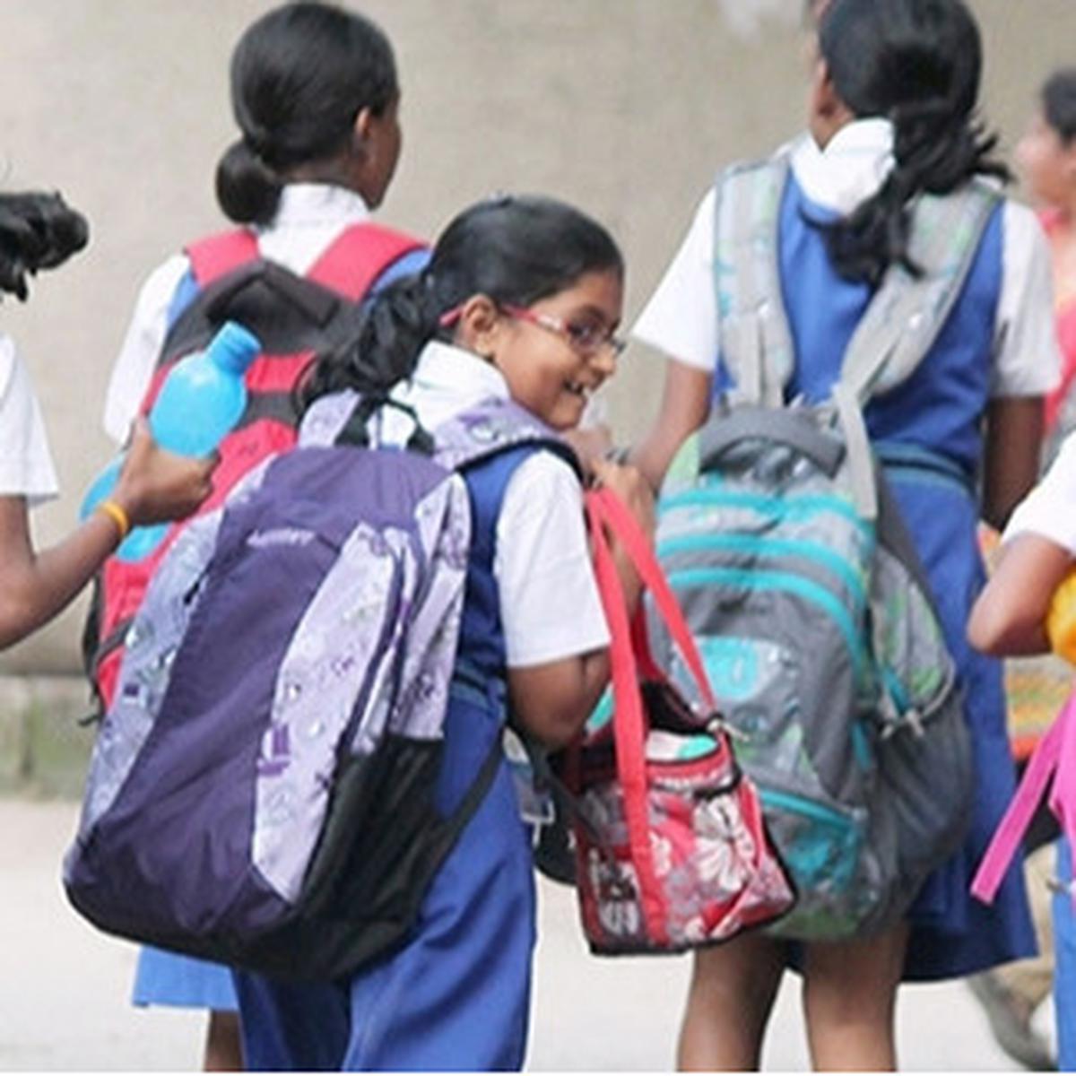 Terbebani dengan Tas Sekolah yang Berat, Murid Protes
