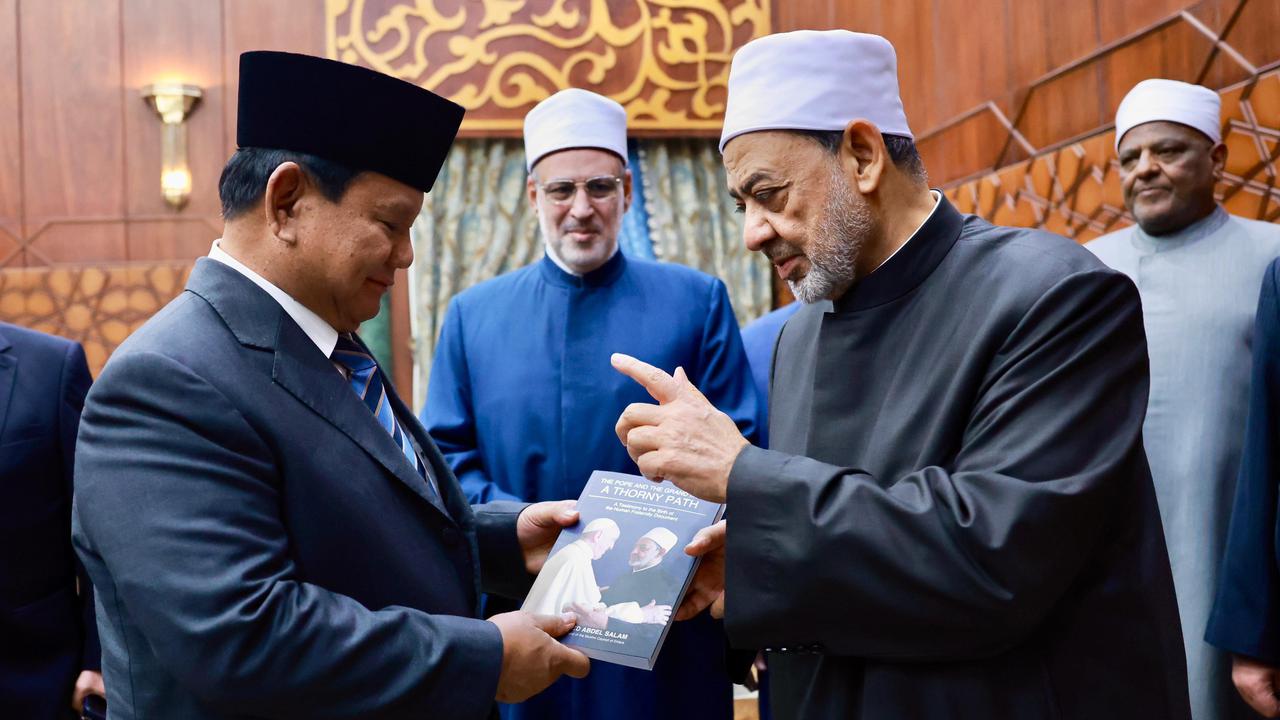 Pererat Hubungan Keagamaan-Pendidikan, Prabowo Temui Grand Syekh Al-Azhar di Mesir