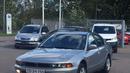 Mitsubishi Galant generasi kedelapan ini cukup hits di era akhir 90an hingga awal 2000an sebagai sedan mewah nan kencang berkat mesin V6 3.000cc yang diusungnya. Berkat tampangnya yang garang dan runcing, mobil ini mendapat julukan "Galant Hiu" dari orang-orang Indonesia. (Source: bilhandel.dk)