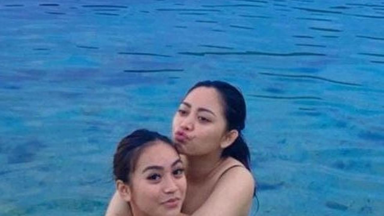 Keduanya mengaku saling terbuka satu sama lain. Tak ada hal yang mereka rahasiakan.<br>(instagram.com/rachelvennya)