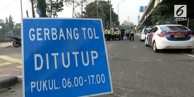 VIDEO: Pintu Tol Dalam Kota Ditutup, Pengendara Marah