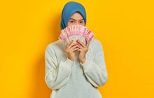 Begini Hukum Meminjam Uang Atas Nama Orang Lain dalam Islam