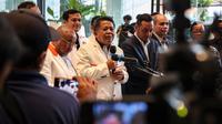 Ketua Majelis Syura PKS Sohibul Iman dan Ketua DPP Partai NasDem Willy Aditya  memberikan keterangan sebelum pertemuan tertutup di NasDem Tower, Jakarta, Jumat (3/2/2023). Pertemuan tersebut membahas langkah-langkah strategis sesama anggota koalisi perubahan. (Liputan6.com/Johan Tallo)