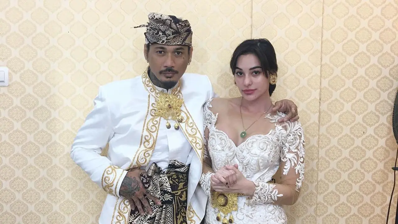 Potret Cantik Nora Alexandra Kekasih Jerinx SID dalam Busana Adat