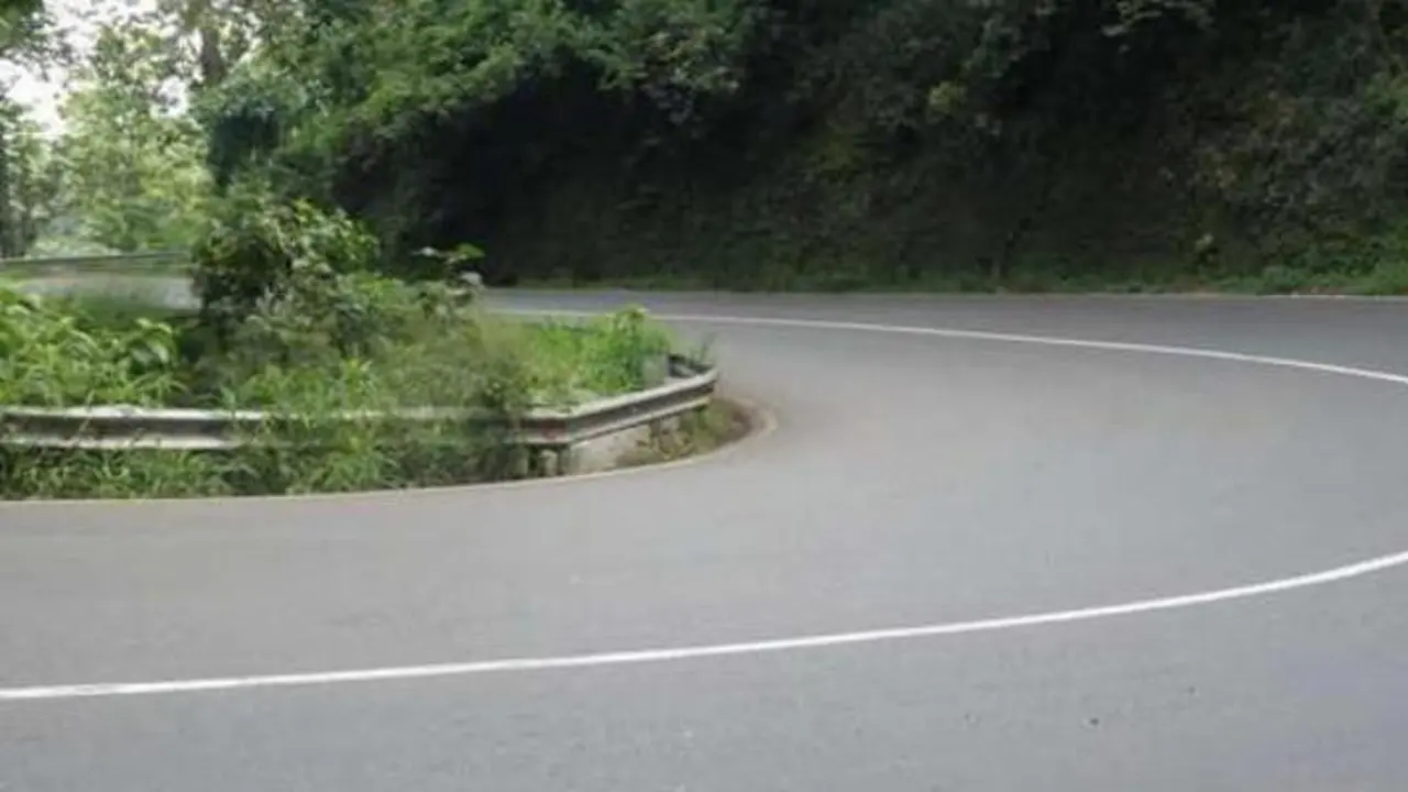 [Bintang] Jalan Ini Lebih Bikin Merinding Ketimbang Tol Cipali