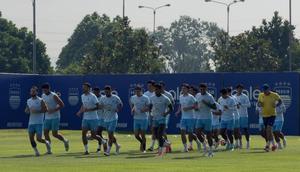 Persib Bandung latihan setelah libur Idulfitri di lapangan pendamping Stadion Gelora Bandung Lautan Api (GBLA), Kota Bandung, Rabu (25-3-2026). (Bola.com/Erwin Snaz)