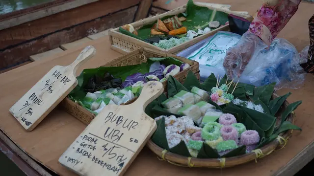 Pasar Terapung Sawah Lukis