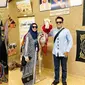 Seru Main Ke Museum, Ini 7 Potret Juliana Moechtar dan Suami saat di Mekah
