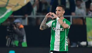 Kemenangan ini memperpanjang catatan tak terkalahkan Real Betis di kompetisi Eropa menjadi 11 pertandingan. Tim asuhan Manuel Pellegrini kini berada di peringkat ke-9 dengan delapan poin. (AFP/Cristina Quicler)